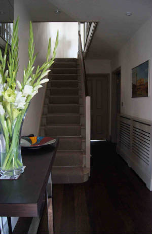 111Enthallstair.JPG